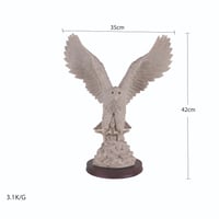 مجسم انيق بشكل صقر بتفاصيل دقيقه