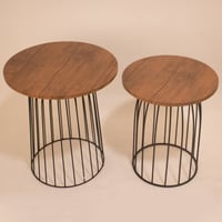 طقم طاولات خدمة دائرية بقواعد حديدية وسطح خشبي