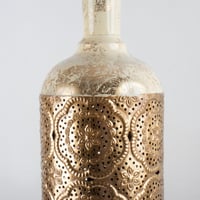 فازه حديد ذهبي مع بيج كبير