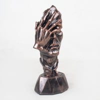 مجسم ديكور بوجه تعبيري لا أرى