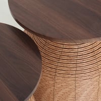 طقم طاولات خزف بأسطح خشبي