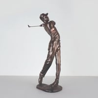 مجسم لاعب الغولف