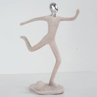 مجسم لاعب كرة القدم