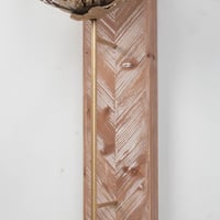 لوحة جداريه ( معدن ) بخلفيه خشبيه