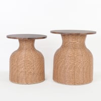 طقم طاولات خزف بأسطح خشبي