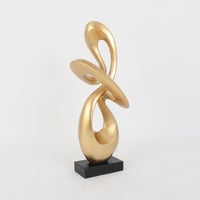 تحفه جبسية - قاعدة سوداء - لون ذهبي