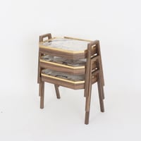 طقم طاولات خدمة - سطح رمادي - حواف ذهبية