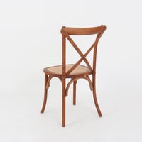 كرسي خشب - قاعدة من الخيزران المنسوج