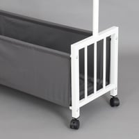 منظم مع علاقات بلون أبيض