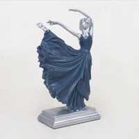 مجسم باليه ازرق