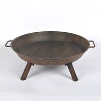 موقد نار أرضي حديد .