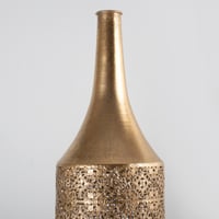 فازه حديد ذهبي محفر كبير