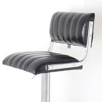 كرسي بار نوفا أسود