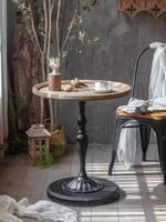 طاوله بنمط اوربي بسيط ، بسطح خشبي قواعد حديد