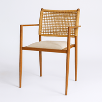 كرسي أنيق بتصميم خشبي خفيف ومساند من الخيزران مع م...