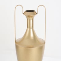 فازة ذهبية .