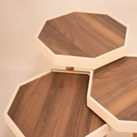 طقم طاولات خدمة لون بني حزام بيج