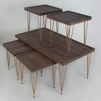 طقم طاولات 4+1 قواعد حديد بسطح خشبي بني