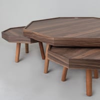 طقم طاولات ارضيه خشبي سداسية بلون بني (4+1)