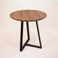 طاولة خدمة مفرد قاعدة حديد وسطح خشبي بشكل دائري