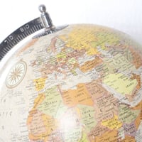 تحقة ديكور كرة أرضية خشبي