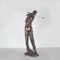 مجسم لاعب الغولف