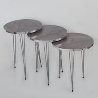 طقم طاولات خدمة دائرية - سطح وقواعد فضية