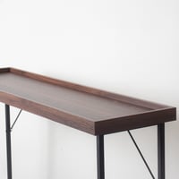 كونسول سطح خشبي وقواعد معدن