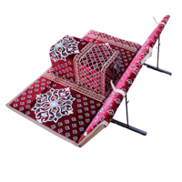 جلسة رحلات مع مركا نقشة احمر مربعات