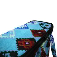 شنطة زمزميات نقش سدو أزرق