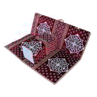 جلسة رحلات مع مركا نقشة احمر مربعات