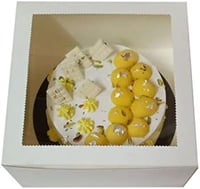 علبة كرتونية بيضاء مربعة الشكل بغطاء شفاف