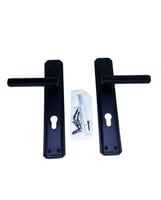 مقبض باب داخلي أسود مع فتحات مفتاح تصميم عصري ومتي...