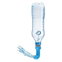 رأس شطاف المسافرين معكوف على قارورة الماء تركواز