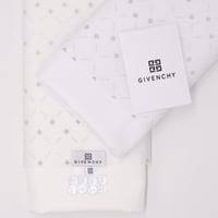 شماغ جيفنشي ابيض آخر اصدار + قماش جيفنشي كريمي