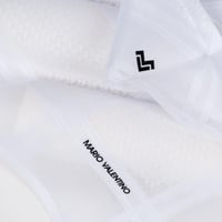 شماغ ماريو فلنتينو أبيض آخر اصدار ٢٠٢٥