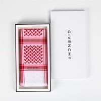 عرض حصري شماغ جيفنشي كلاسيك+قماش جيفنشي أبيض آخر ا...