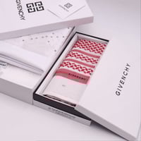 شماغ جيفنشي العادي2019 + قماش جيفنشي كريمي