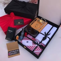 بوكس هدايا رجالي فاخر من جيفنشي مع شماغ وساعة ونظا...