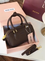 شنط نسائية ماركة ميو ميو الجديدة