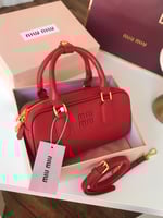 شنط نسائية ماركة ميو ميو الجديدة