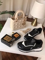 طقم شنطة ديور مع شوز وعطر 100مل – فخامة وأناقة كام...