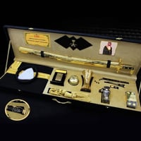 بوكس ملكي هدايا رجالي للمناسبات سيف ومشلح