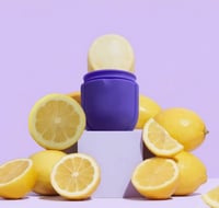 قوالب الثلج لشد البشرة