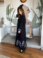 عباية طبعة الورود