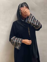 عباية مخمل تطريز ذهبي 9