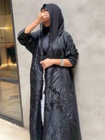 عباية ساكورا السوداء