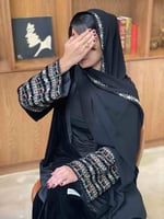 عباية مخمل تطريز ذهبي 9