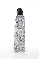 عباية حرير بالأبيض بشت ١