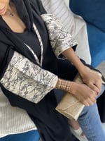 عباية سوداء بالجاكار